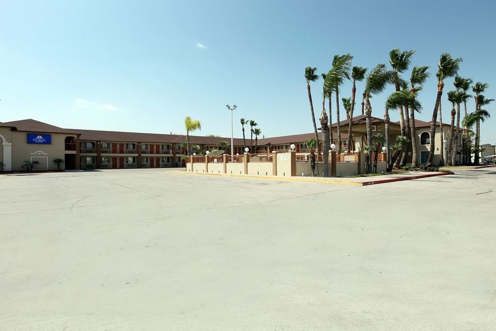 Texas Inn & Suites Pharr/San Juan Экстерьер фото