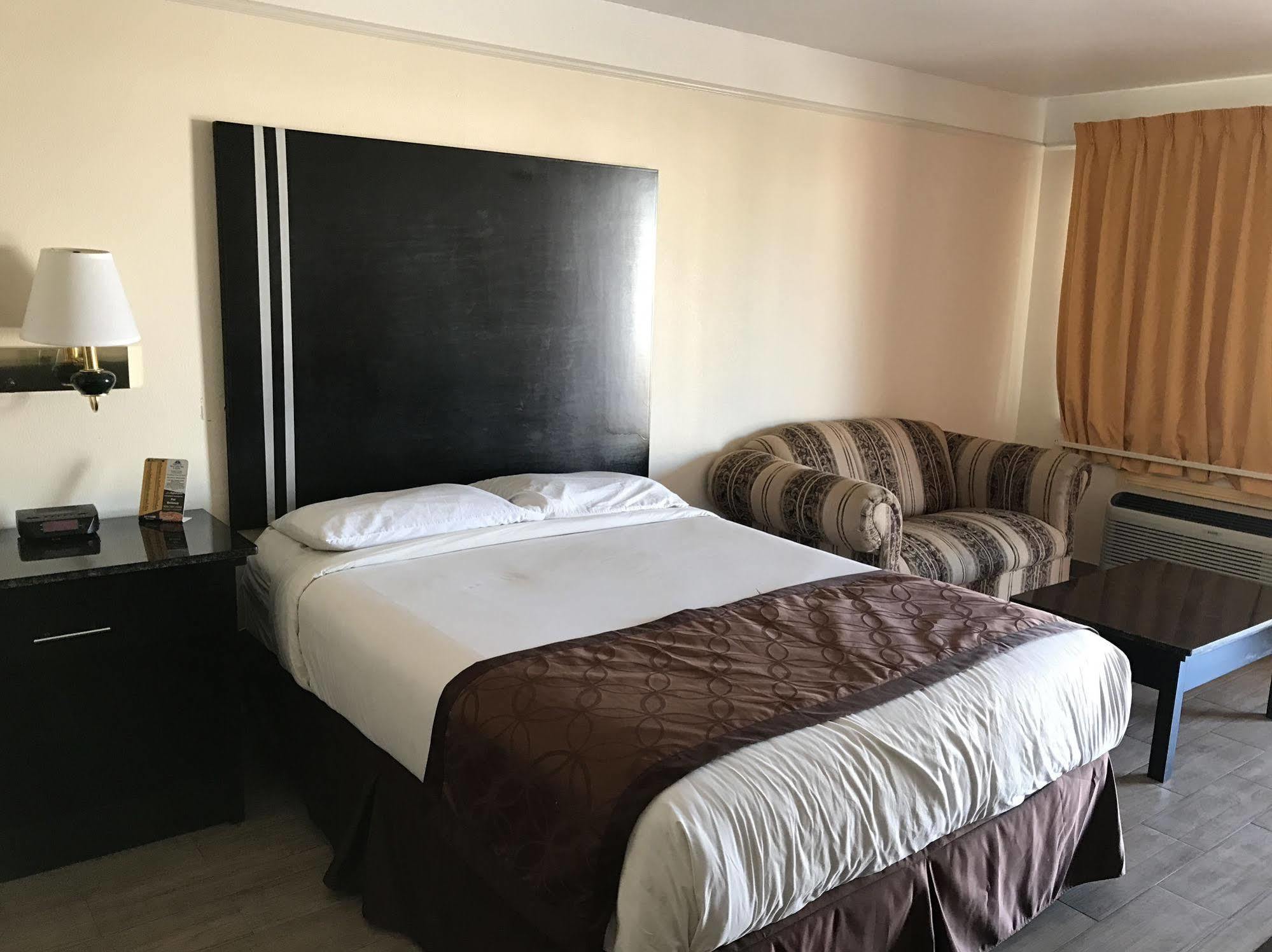 Texas Inn & Suites Pharr/San Juan Экстерьер фото