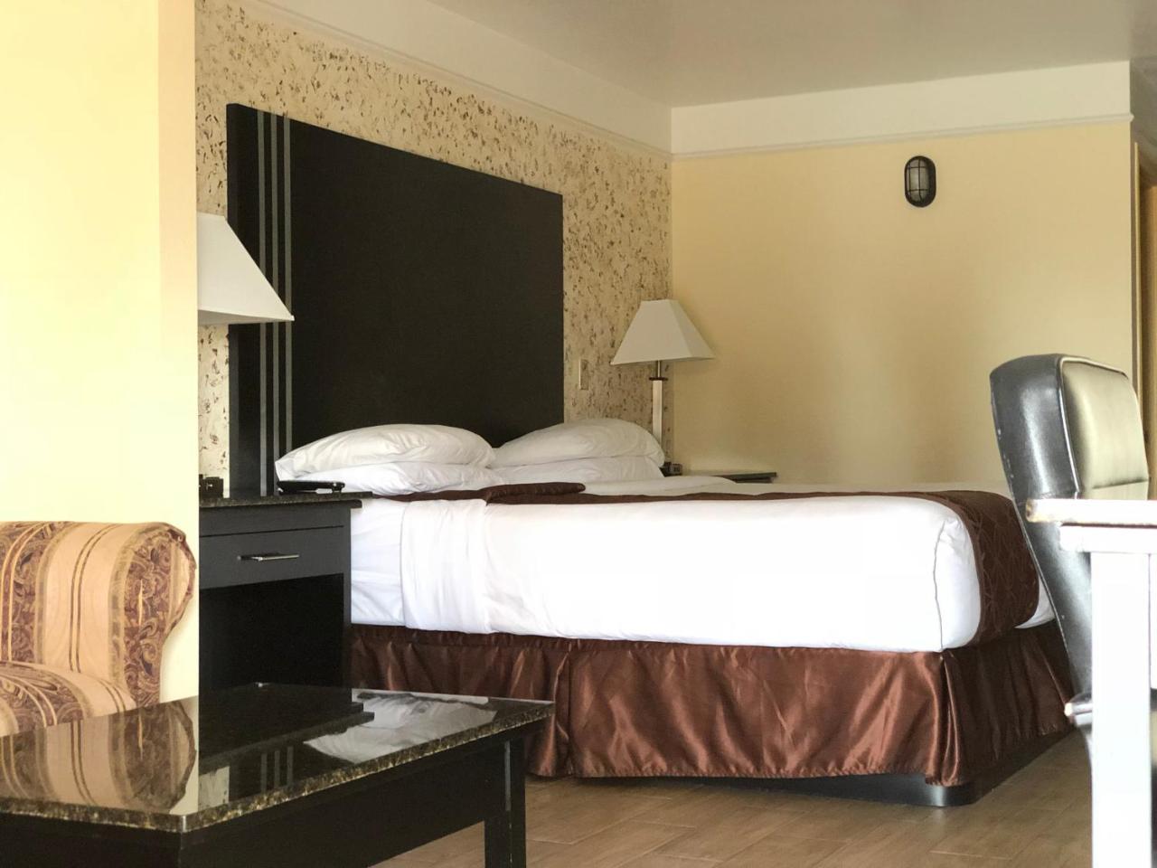 Texas Inn & Suites Pharr/San Juan Экстерьер фото